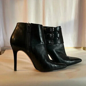 EUC MICHAEL KORS ANKLE BOOT BLK SZ 6M LEATHER 3 BUCKLE ZIPPER 3 IN STILETTO